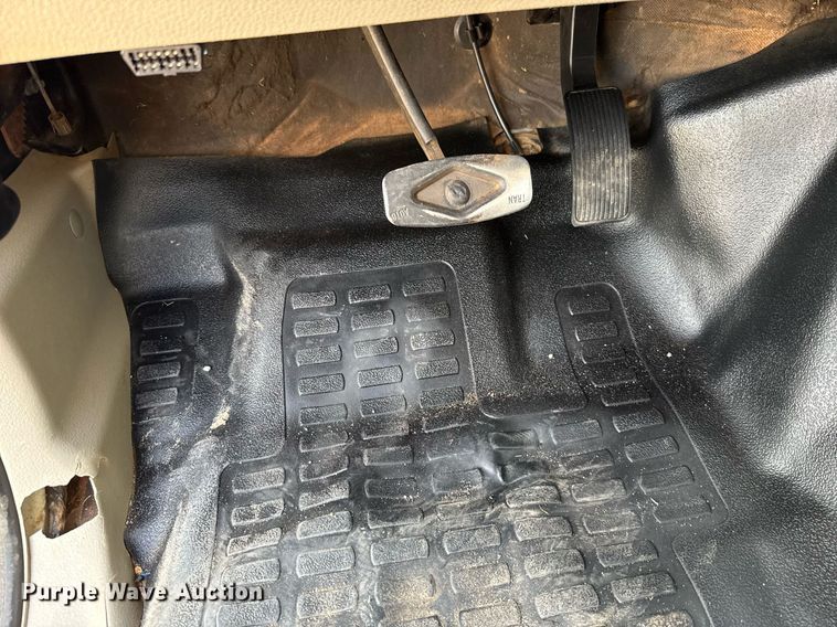 image for item DW5132 2008 Ford F250 Super Duty utility bed pickup truck