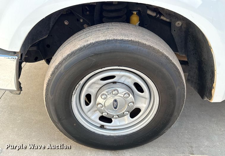 image for item DW5132 2008 Ford F250 Super Duty utility bed pickup truck