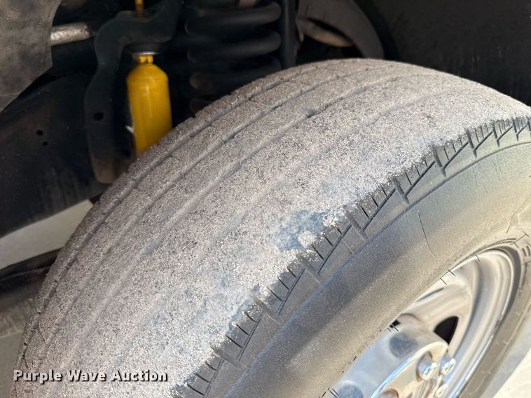 image for item DW5132 2008 Ford F250 Super Duty utility bed pickup truck