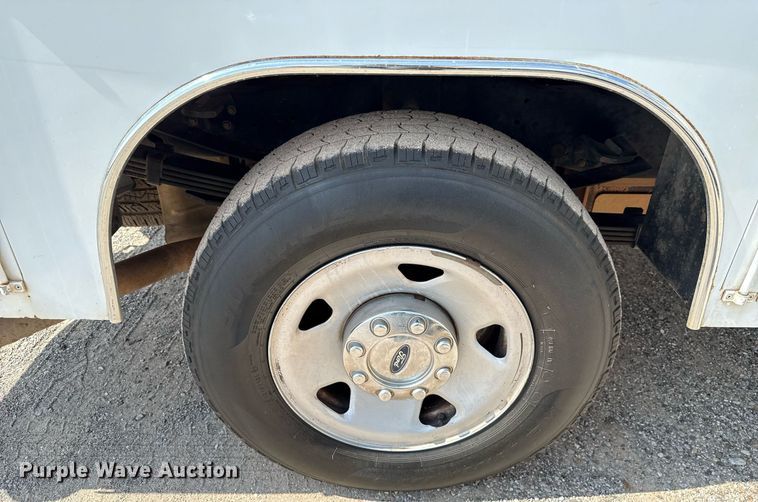 image for item DW5132 2008 Ford F250 Super Duty utility bed pickup truck