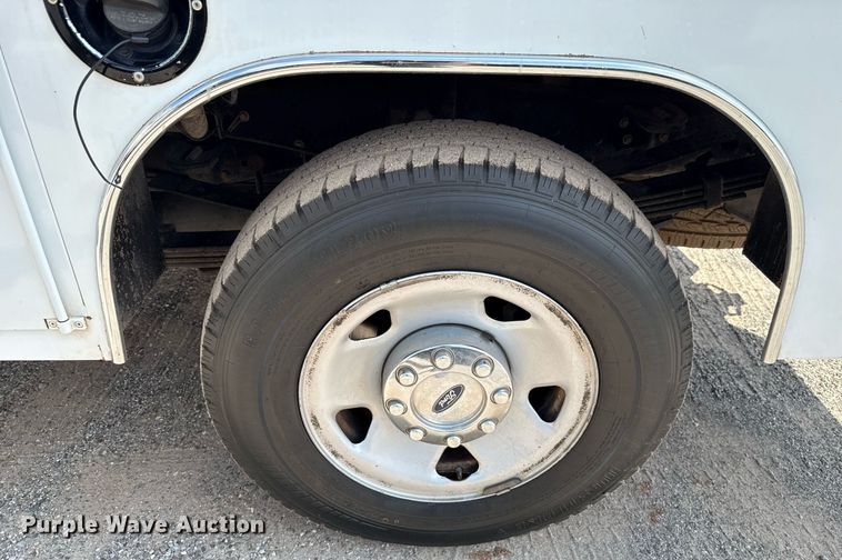 image for item DW5132 2008 Ford F250 Super Duty utility bed pickup truck