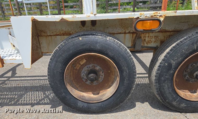 image for item DW7085 2001 Kiefer Industrial  reel trailer