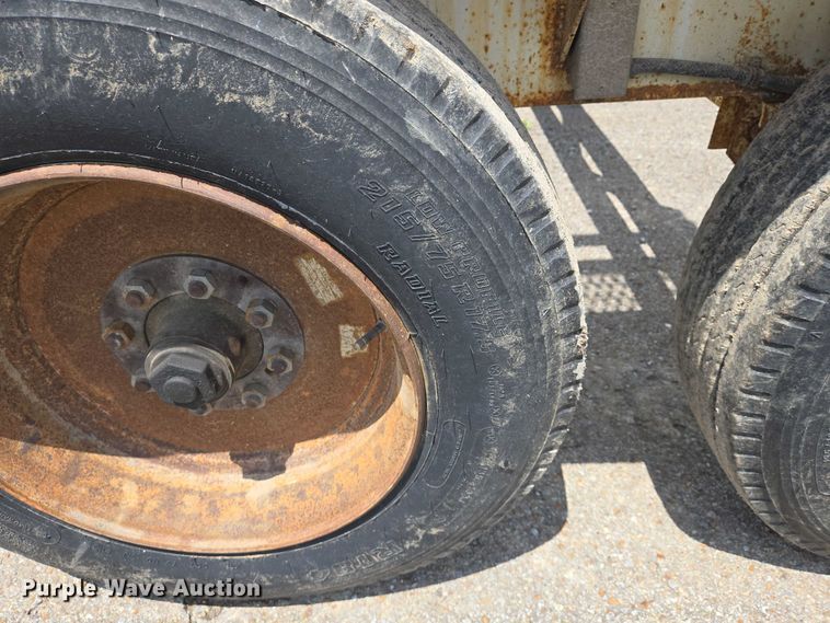 image for item DW7085 2001 Kiefer Industrial  reel trailer