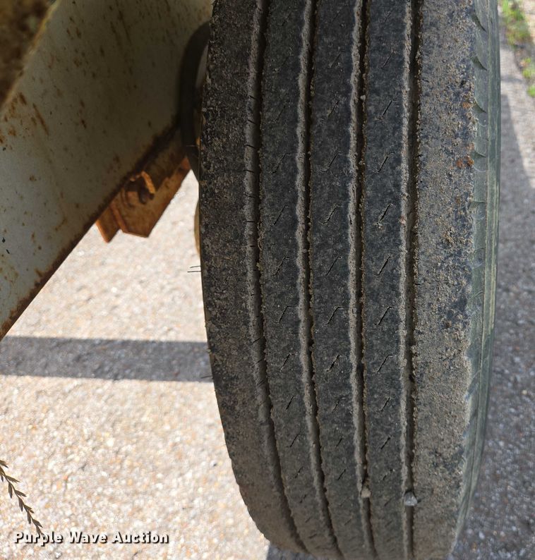 image for item DW7085 2001 Kiefer Industrial  reel trailer