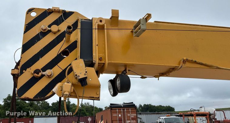 image for item DW7179 1998 Grove AP308 crane