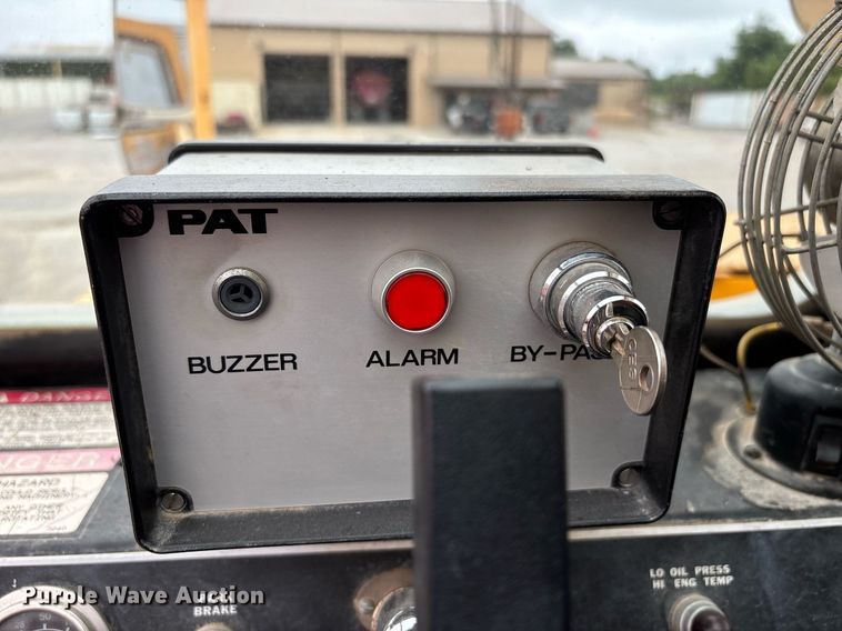 image for item DW7179 1998 Grove AP308 crane