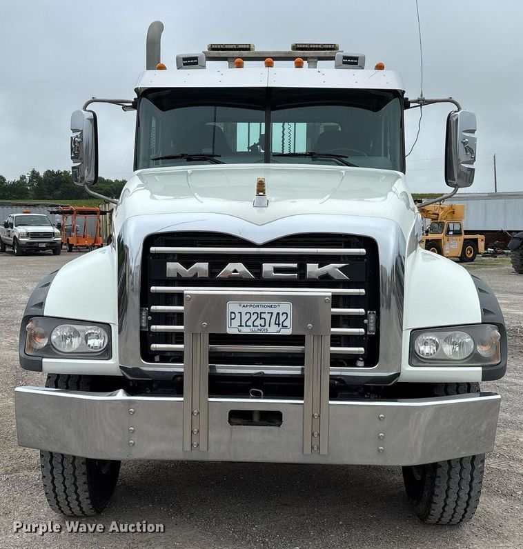 CAMIóN 2020 MACK