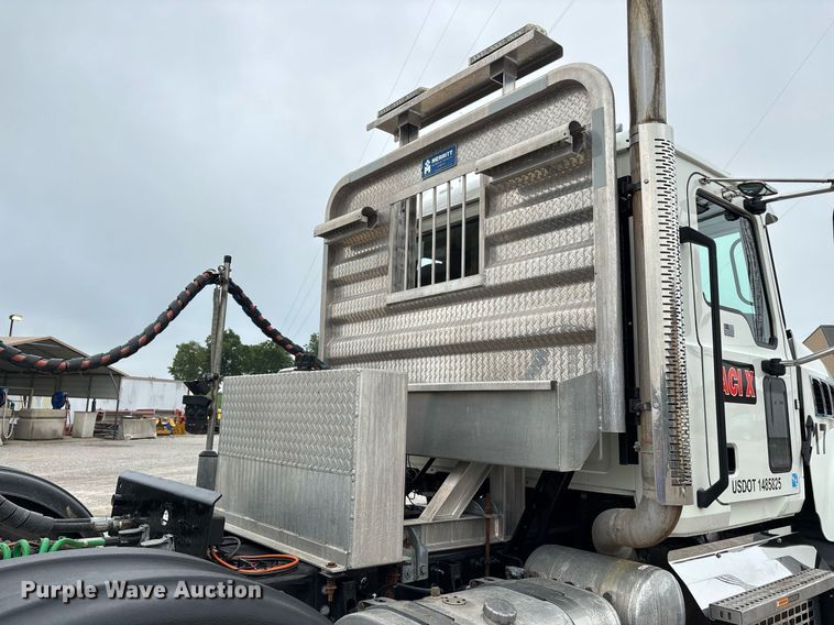 image for item DW7180 2020 Mack Granite semi truck