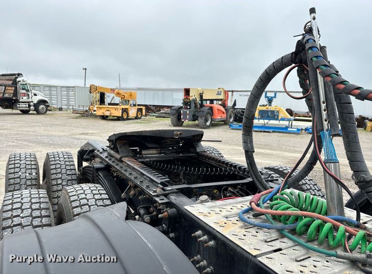 image for item DW7180 2020 Mack Granite semi truck