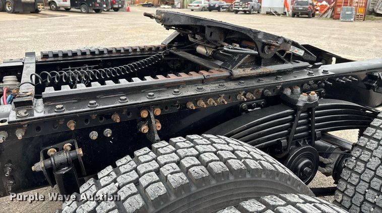 image for item DW7180 2020 Mack Granite semi truck