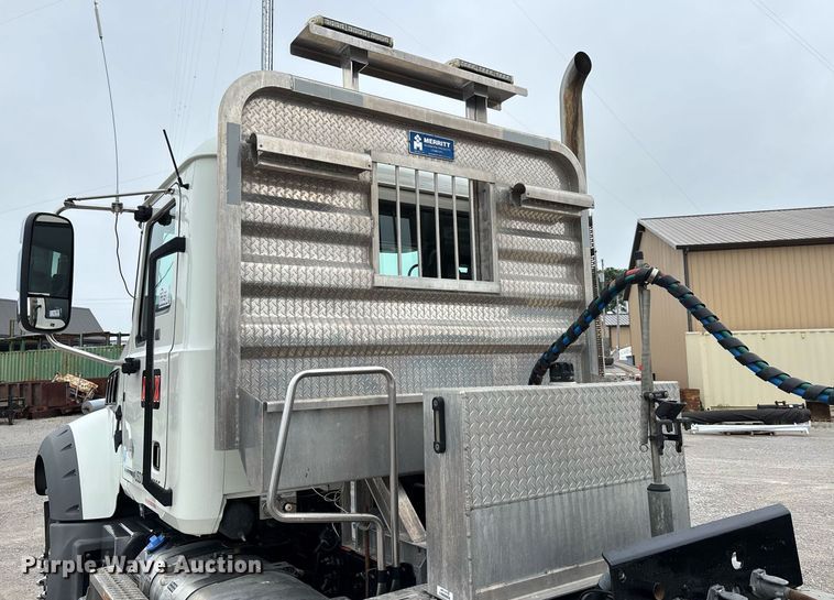 image for item DW7180 2020 Mack Granite semi truck