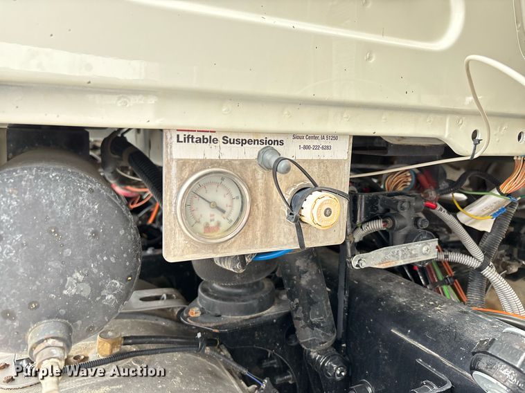 image for item DW7180 2020 Mack Granite semi truck