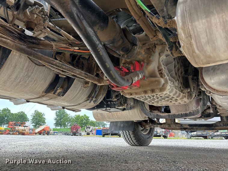 image for item DW7180 2020 Mack Granite semi truck