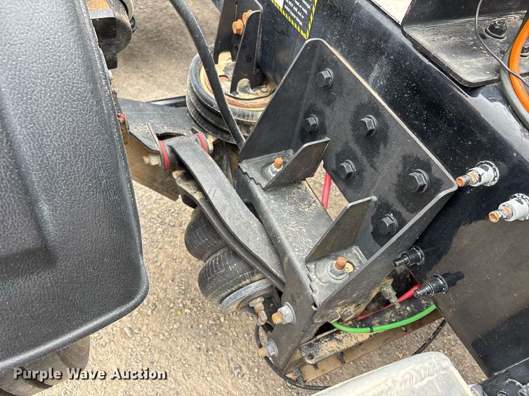 image for item DW7180 2020 Mack Granite semi truck