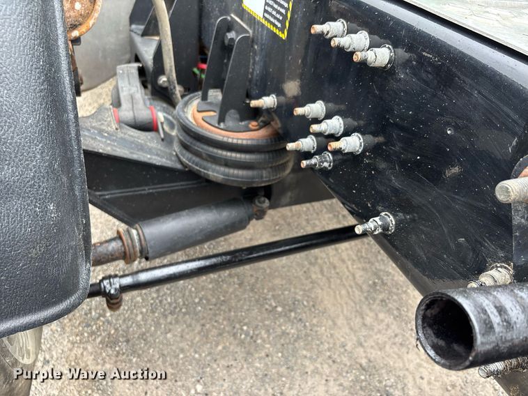 image for item DW7180 2020 Mack Granite semi truck