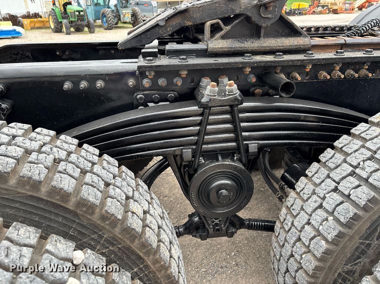 image for item DW7180 2020 Mack Granite semi truck