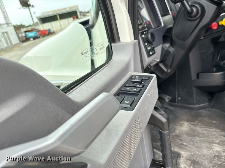 image for item DW7180 2020 Mack Granite semi truck