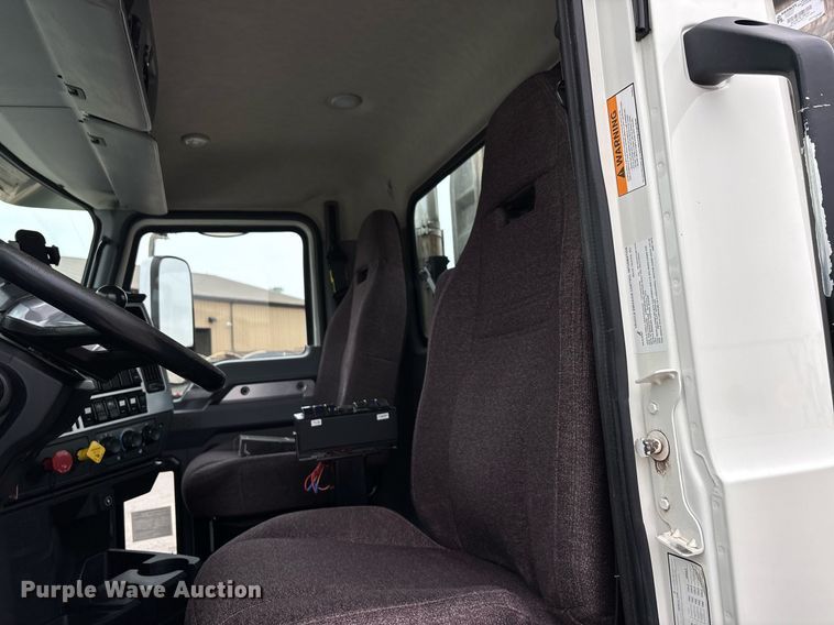 image for item DW7180 2020 Mack Granite semi truck