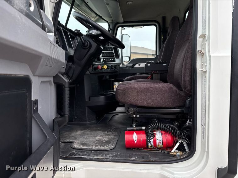 image for item DW7180 2020 Mack Granite semi truck