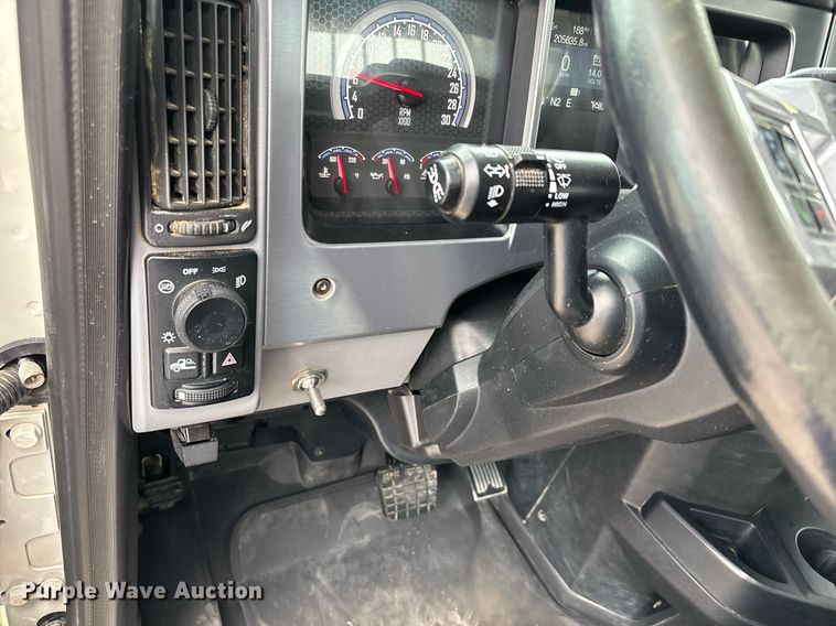 image for item DW7180 2020 Mack Granite semi truck