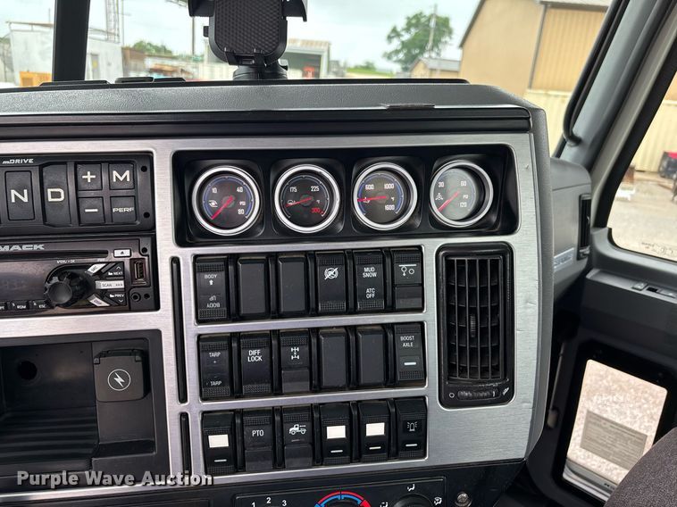 image for item DW7180 2020 Mack Granite semi truck