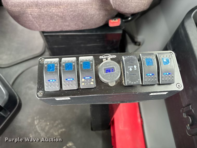 image for item DW7180 2020 Mack Granite semi truck