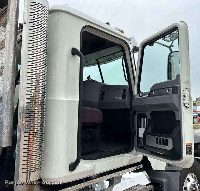 image for item DW7180 2020 Mack Granite semi truck