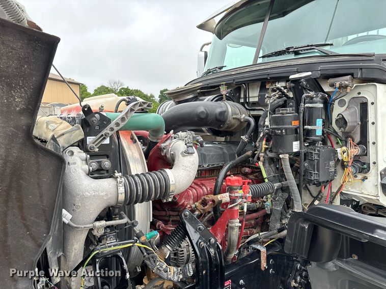 image for item DW7180 2020 Mack Granite semi truck