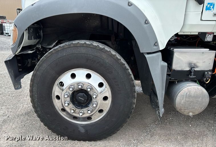 image for item DW7180 2020 Mack Granite semi truck