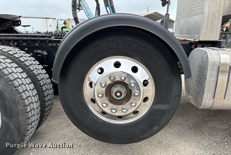 image for item DW7180 2020 Mack Granite semi truck