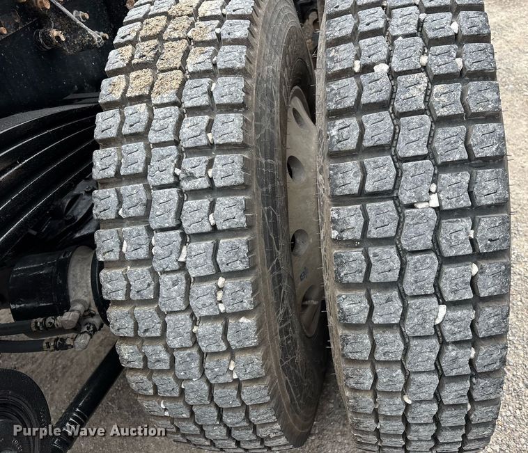 image for item DW7180 2020 Mack Granite semi truck