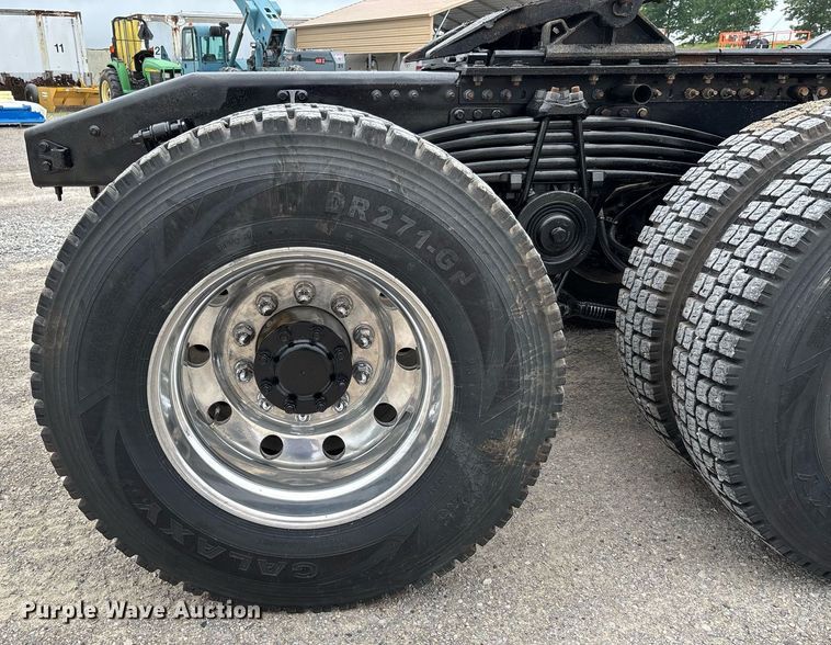 image for item DW7180 2020 Mack Granite semi truck