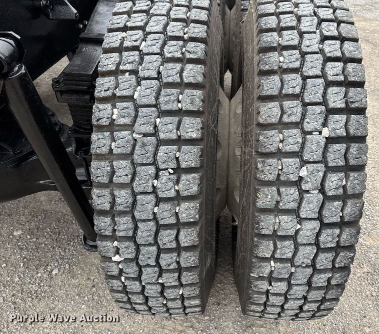 image for item DW7180 2020 Mack Granite semi truck