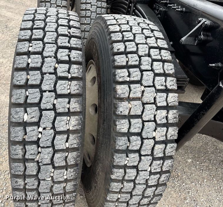 image for item DW7180 2020 Mack Granite semi truck