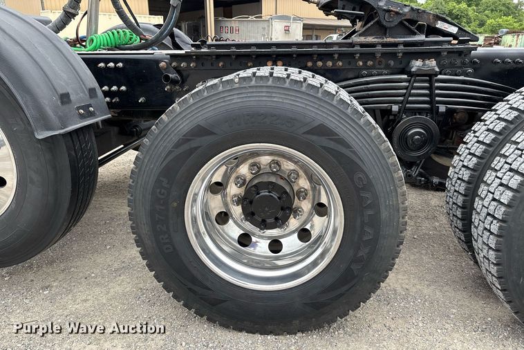 image for item DW7180 2020 Mack Granite semi truck