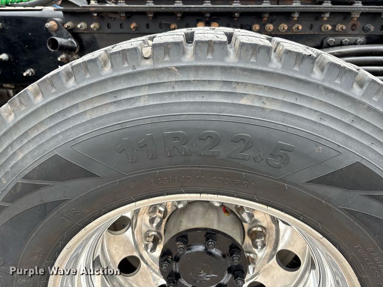 image for item DW7180 2020 Mack Granite semi truck