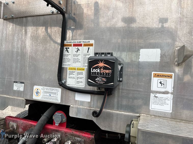 image for item DW7181 2015 East Genesis end dump trailer