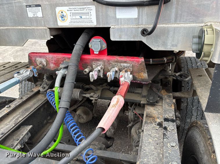 image for item DW7181 2015 East Genesis end dump trailer