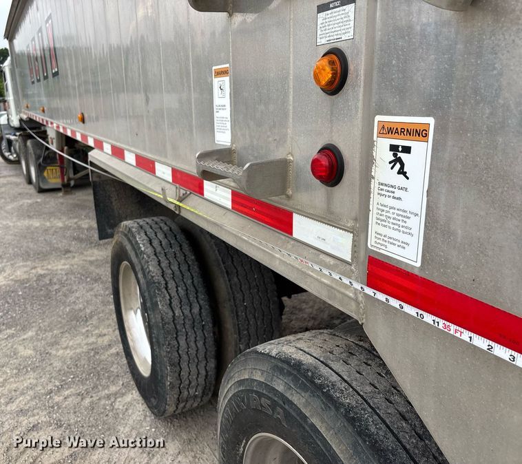 image for item DW7181 2015 East Genesis end dump trailer