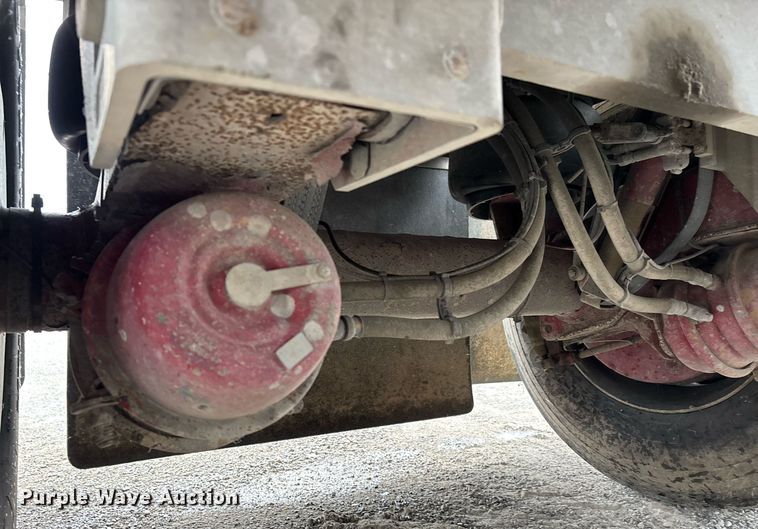 image for item DW7181 2015 East Genesis end dump trailer