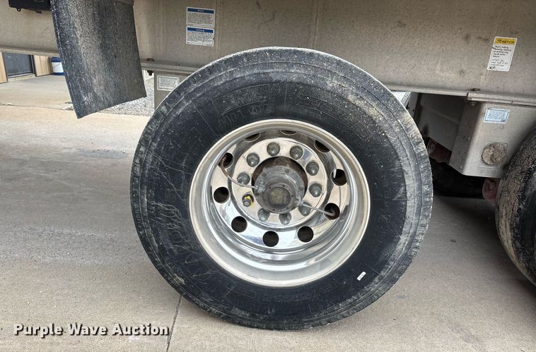 image for item DW7181 2015 East Genesis end dump trailer