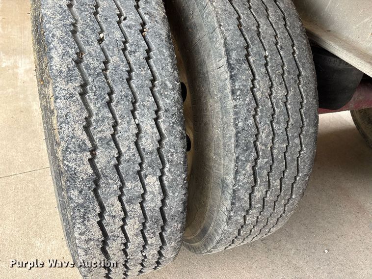 image for item DW7181 2015 East Genesis end dump trailer