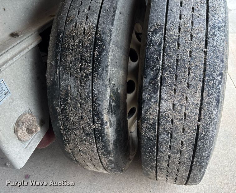 image for item DW7181 2015 East Genesis end dump trailer