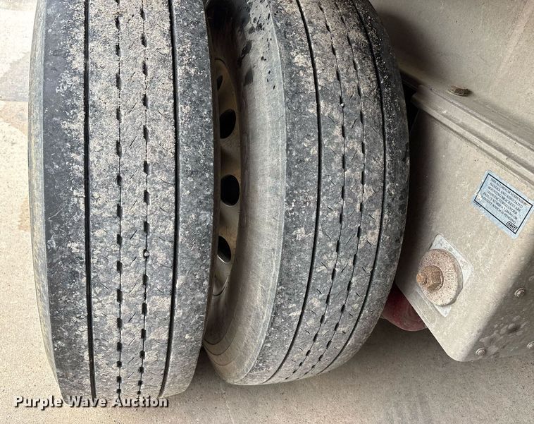 image for item DW7181 2015 East Genesis end dump trailer