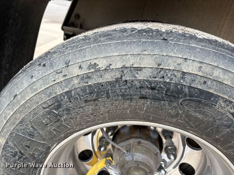 image for item DW7181 2015 East Genesis end dump trailer