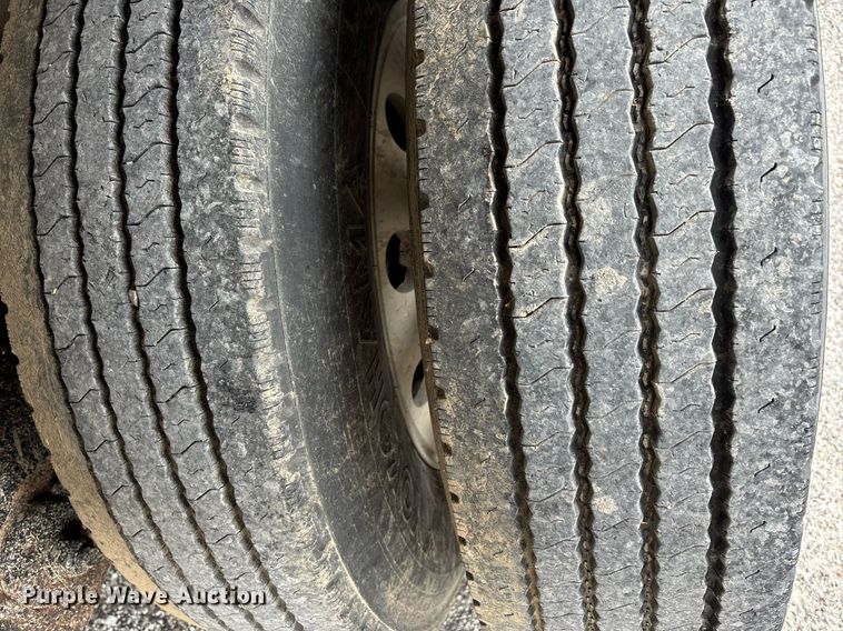 image for item DW7182 2015 East Genesis end dump trailer