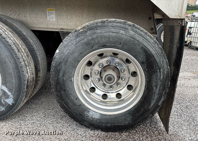 image for item DW7182 2015 East Genesis end dump trailer