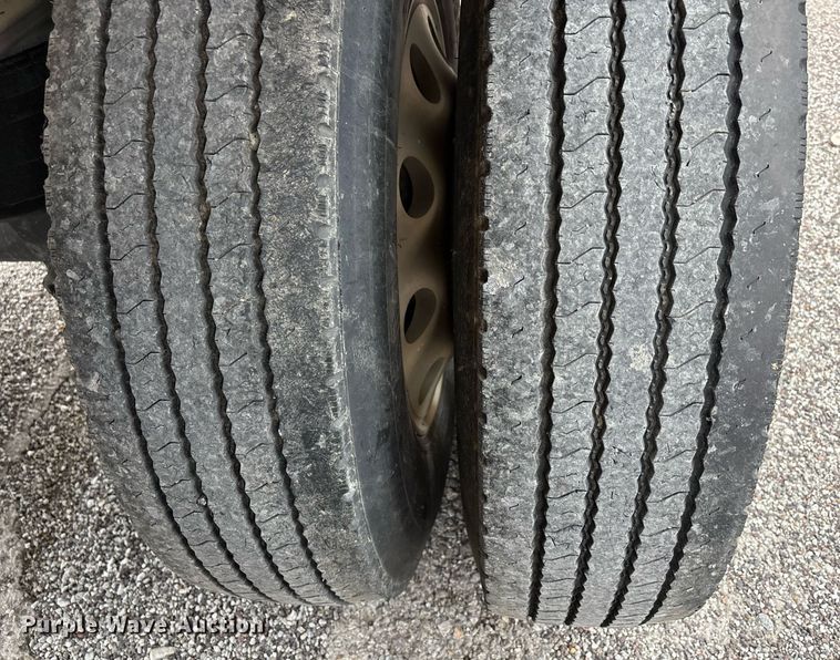 image for item DW7182 2015 East Genesis end dump trailer