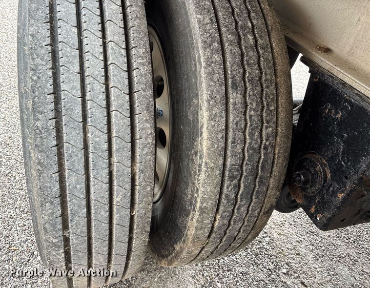 image for item DW7182 2015 East Genesis end dump trailer