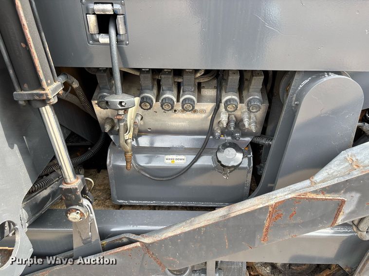 image for item DW7184 2007 Mauldin 1750-C paver